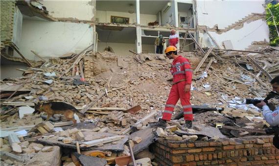 2 کارگر از زیر آوار ساختمان در بروجرد نجات یافتند