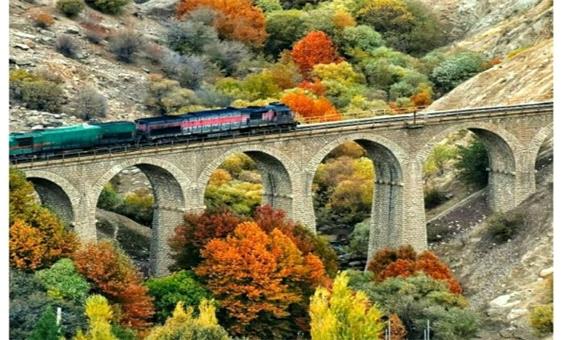 راه آهنی که از مسیر بهشت لرستان می گذرد