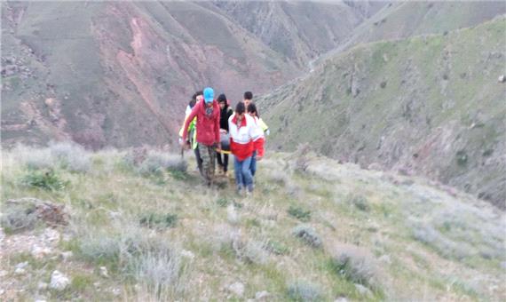 کوهنورد گرفتار شده در ارتفاعات برنجه بروجرد نجات یافت
